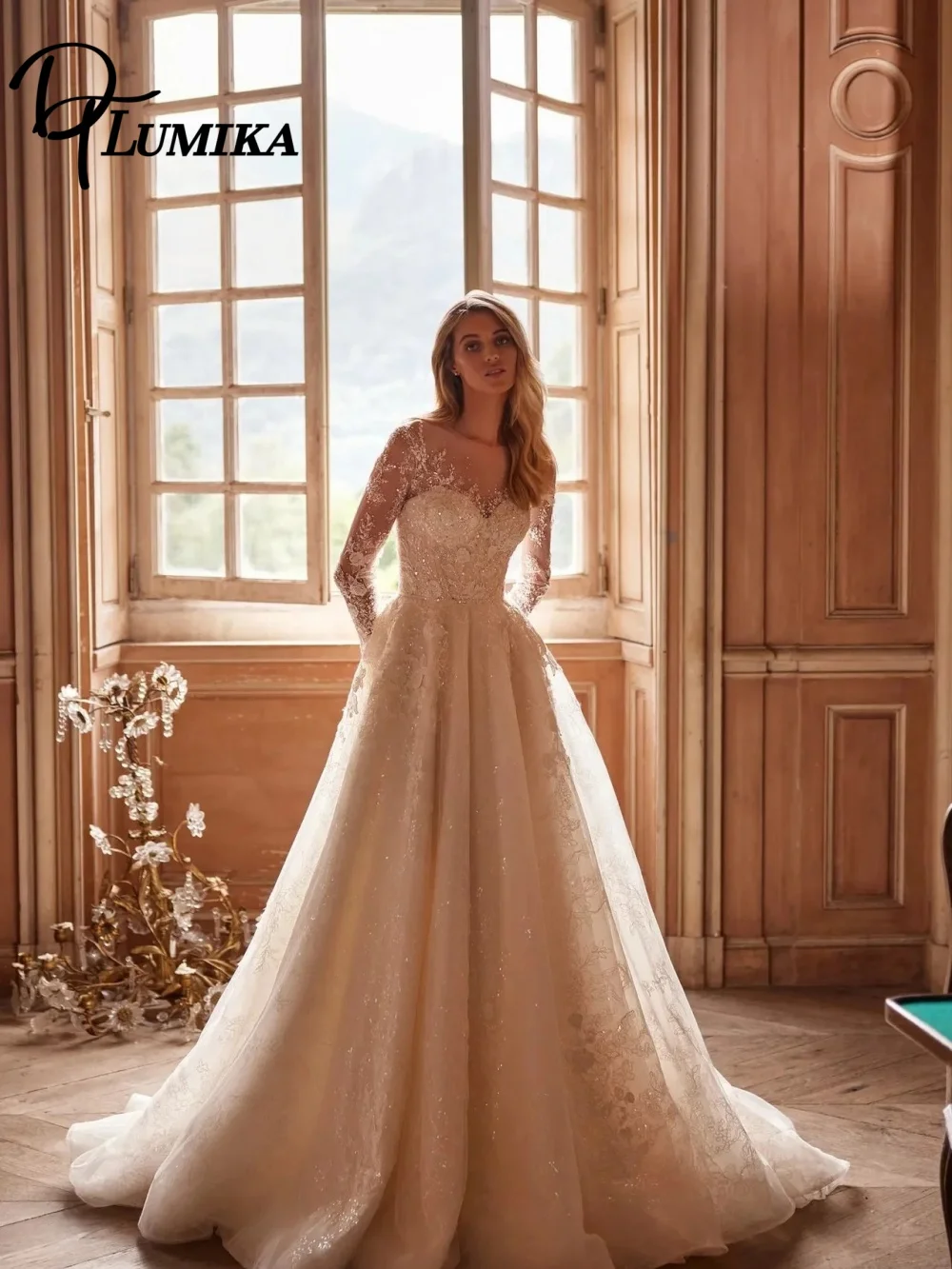 Romantyczna suknia ślubna z długim rękawem, elegancka suknia ślubna z aplikacjami, pełna wdzięku koronkowa aplikacja, długość do podłogi, możliwość personalizacji.