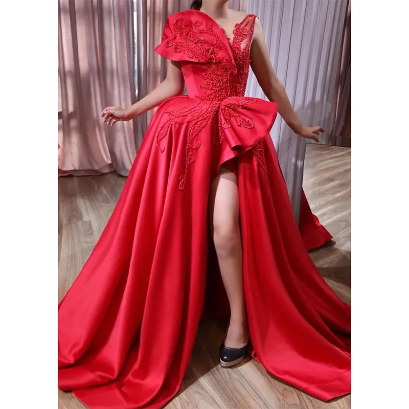 Newest Red High Side Split Prom Dresses Peplum Beading Arabia Dubai Party Gown Draped Skirt Satin Celebrity Dress 2024