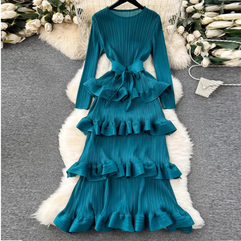 

Banquet dress high-end light luxury niche ruffle edge cake skirt pleated slim-fitting long dress