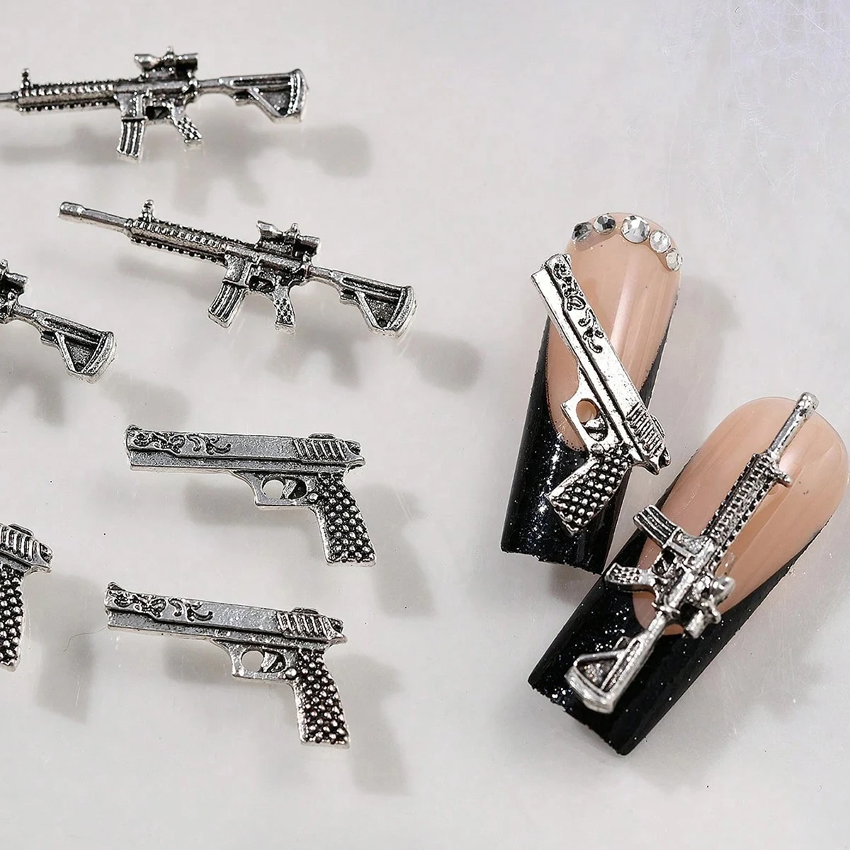 10 Pieces of Randomly Mixed Gun-Shaped Nail Art Decorations, Including M4, Revolver, Akm, and Desert Eagle, DIY Nail Art Accessories, Alloy Nail Art Rhinestones, Nail Art Supplies