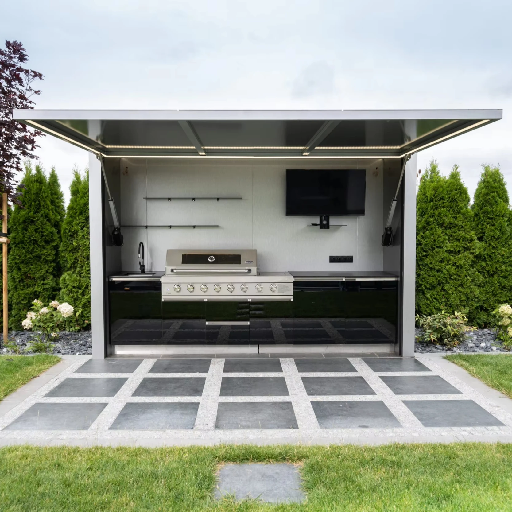 

Premium Custom Outdoor Kitchen Shed Cabinets With Modern Luxurious Gas Grill Natural Gas & Propane Burner Options For Parties