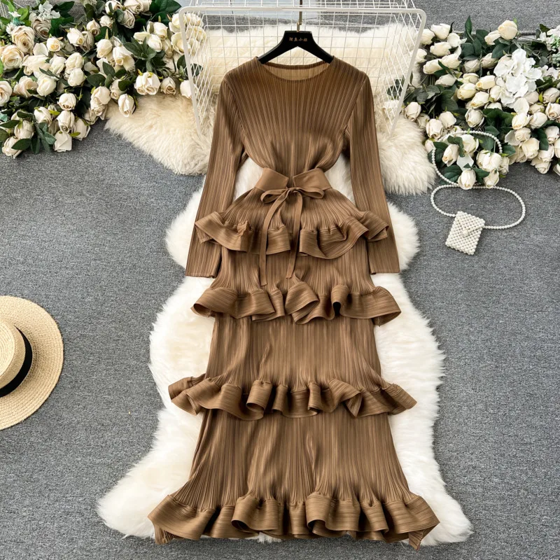 HKSH Herbst Neue Frau Stilvolle Elegante High-End-Licht Luxus Layed Rüschen Plissee Slim Fit Oansatz Bankett Kleid Langes Kleid HK8683