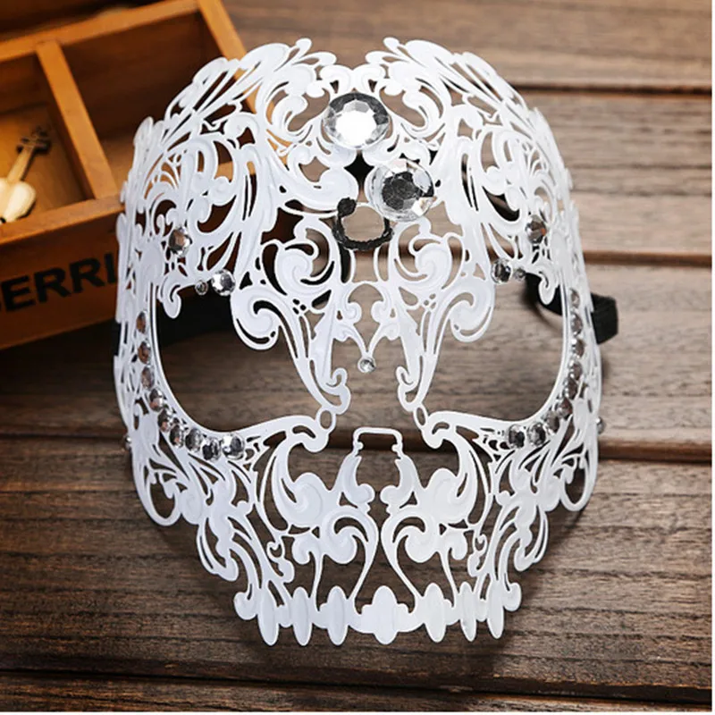 

2024 Mysterious Angel High End Metal Mask Party Ball Face Sexy Hollowed Out Quality Men And Women 1pcs New Design