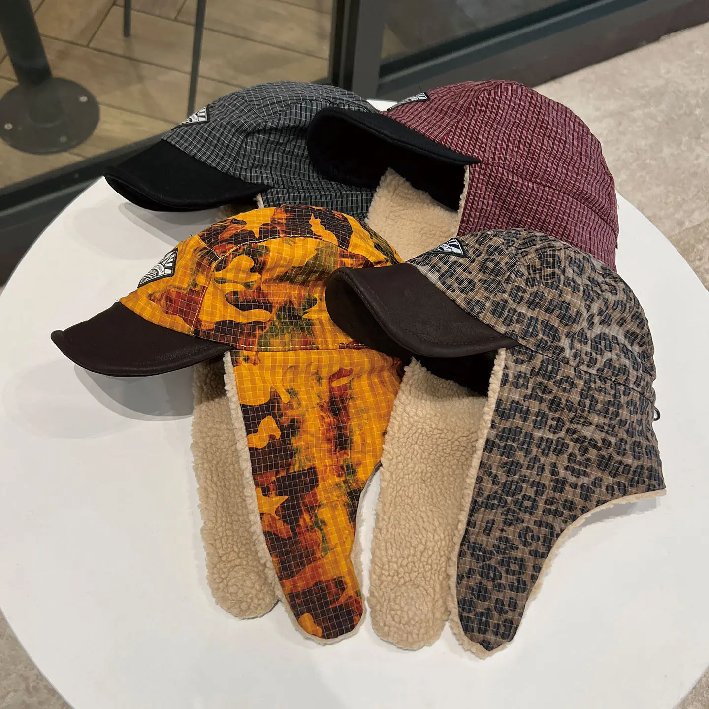 Unisex Korean Trendy Patch Sherpa Trapper Hat Windproof Coldproof Aviator Bomber Hat Winter Outdoor Earflap Flying Cap