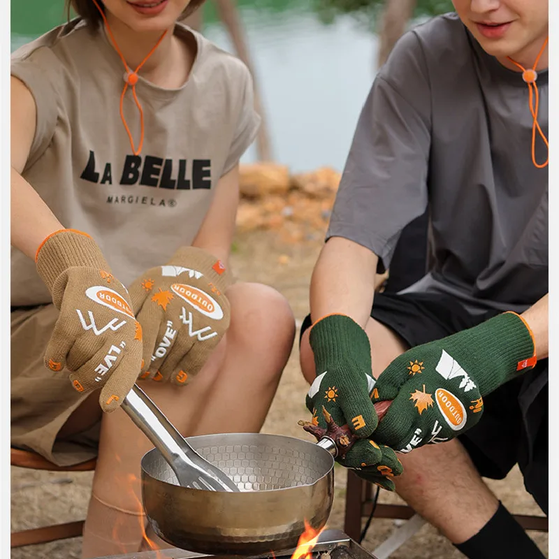 Outdoor camping non-slip wear resistant BBQ camping barbecue flame retardant anti-burn heat insulation gloves wear on both sides