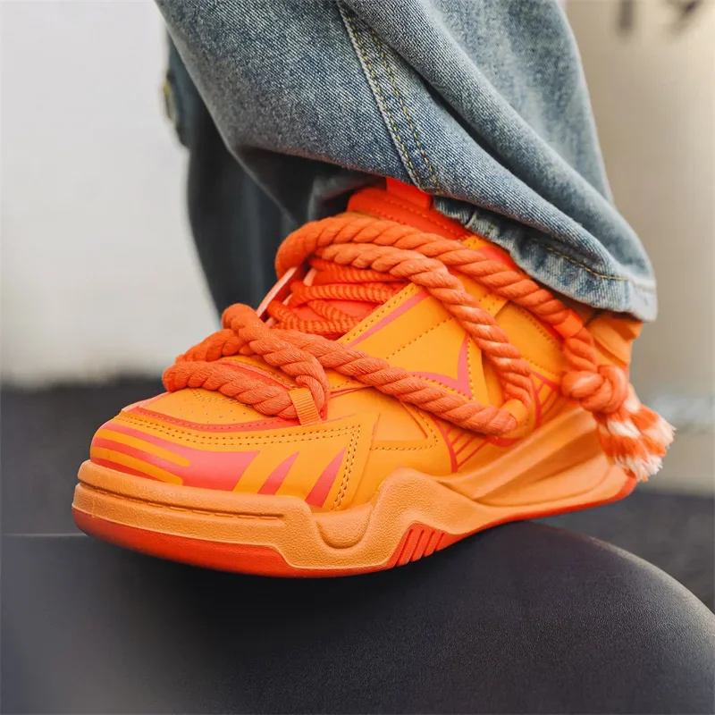 

2024 New Niche Design Embroidery Dreadlocks Trendy Street Dragon Year Platform Men's Bread Board Shoes