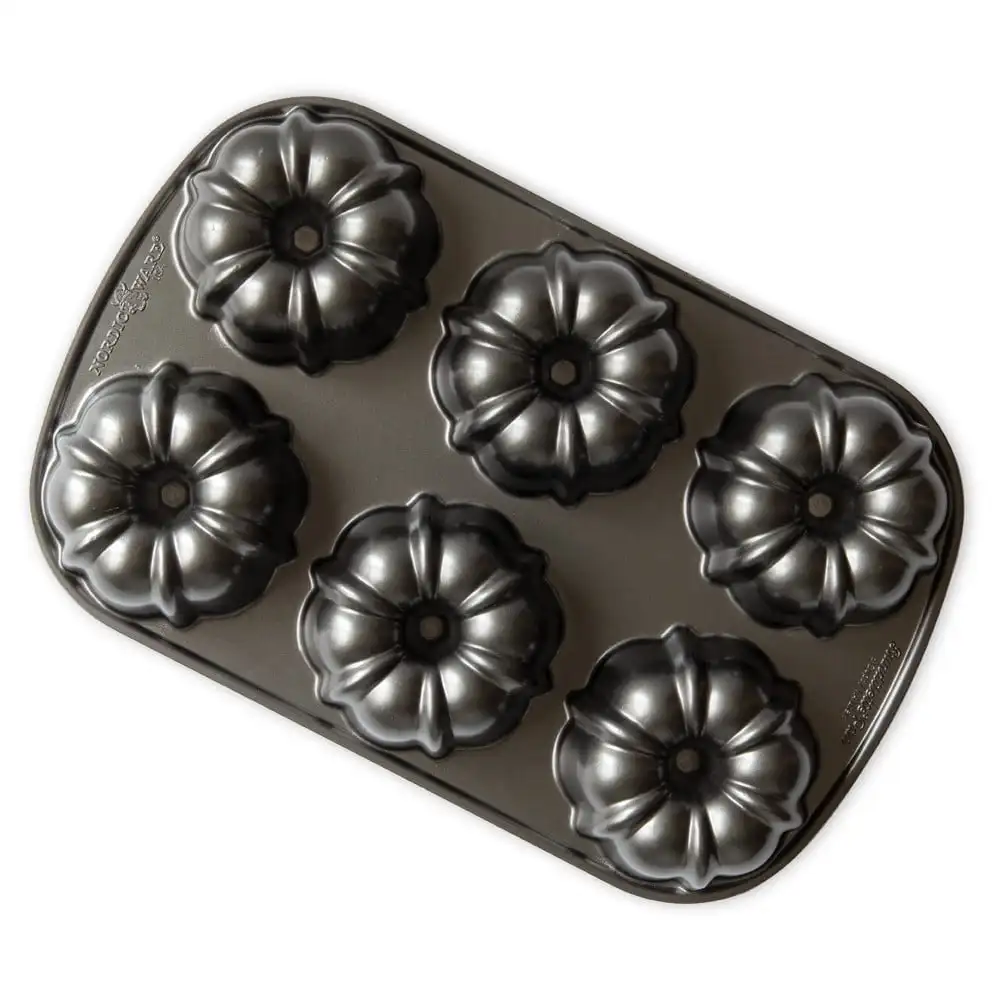 

Classic Bundtlette® Cake Pan
