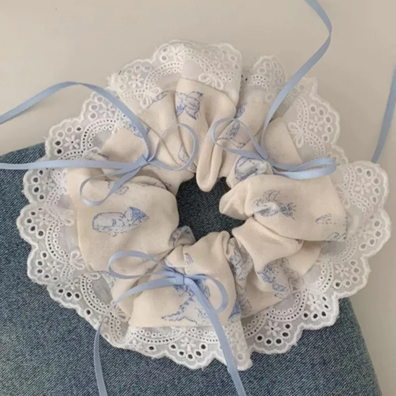 Fresh Lace Scrunchie vs Standard Elastic Style and Comfort Trade-Offs — view 1