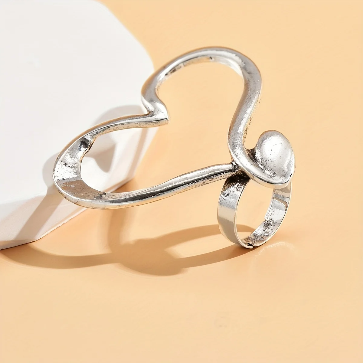 Exaggerated Wide Ring Large Hallow Heart Design Stunning Party Accessory For Girls Perfect Holliday Wear It To The Beer Party