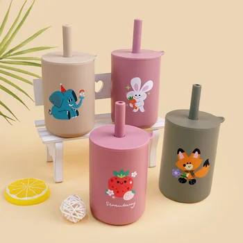 Gobelet en silicone avec couvercle à motif exquis pour bébé, bouteille d'alimentation anti-fuite, portable, 150ml, pailles, grand-mère, enfants, 1 pièce