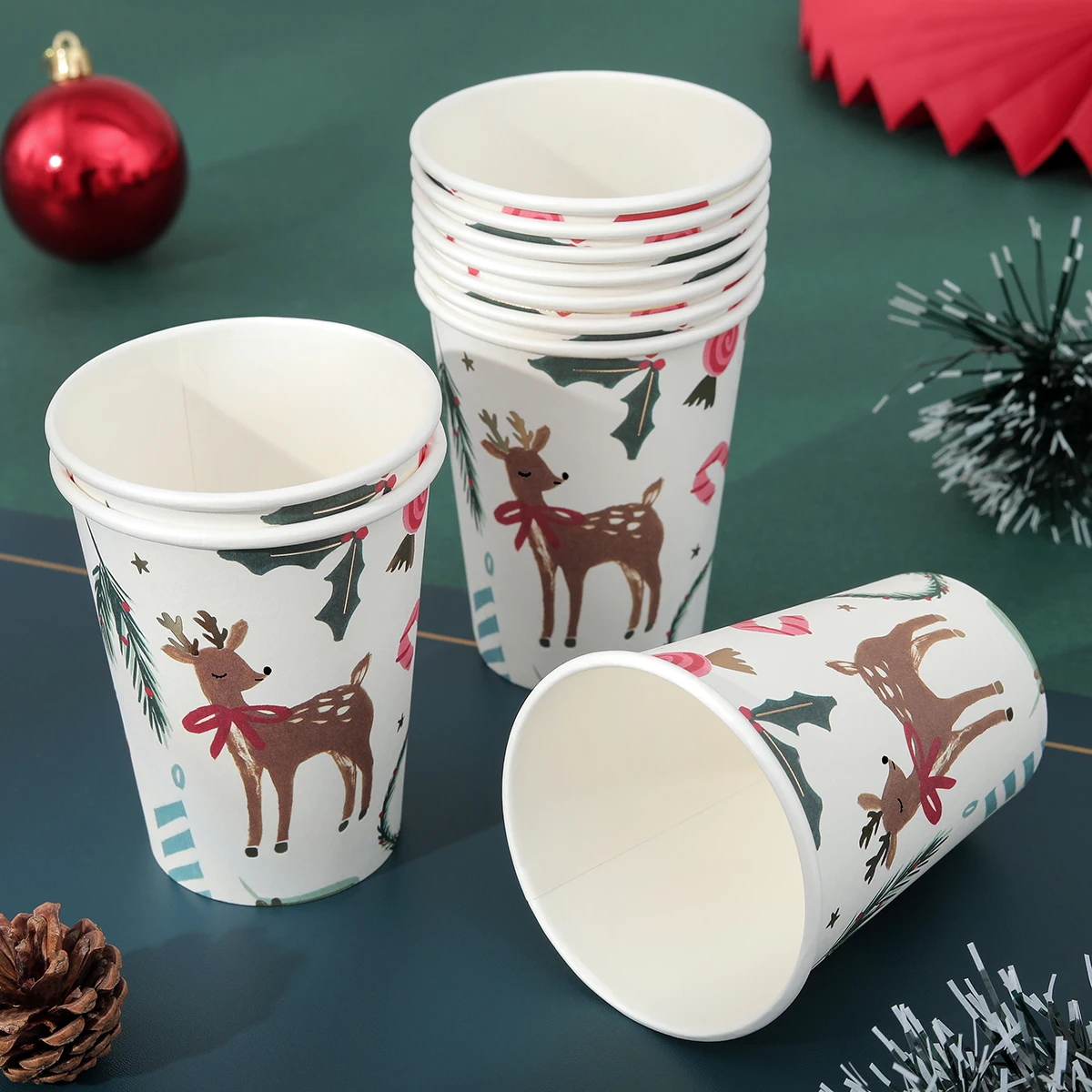 Christmas forest bronzing elk disposable tableware 7-inch 9-inch plate party paper cups 1 set of 10 pieces.