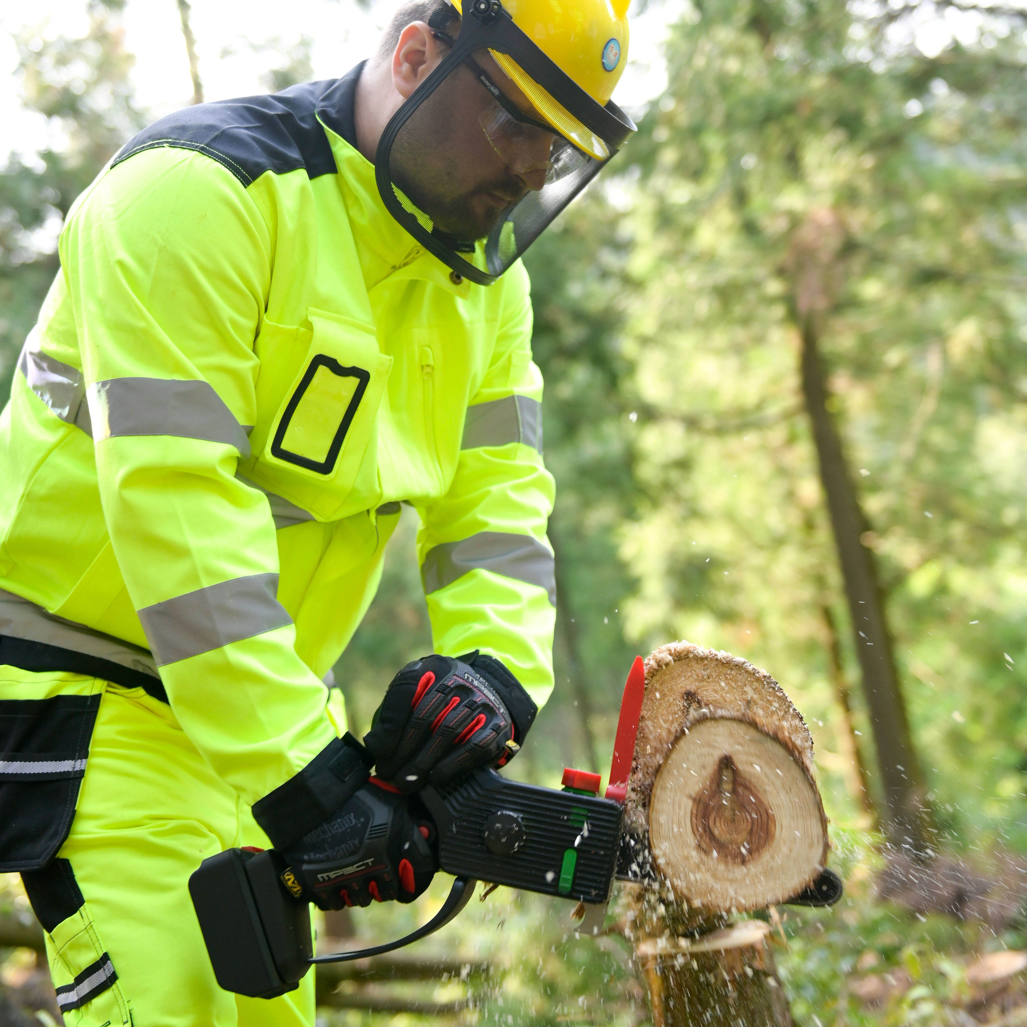 2026 Efficient Gardening Tools Strong Power High Efficiency Electric Saw Professional Practical Fast Speed Machine Lithium Chain