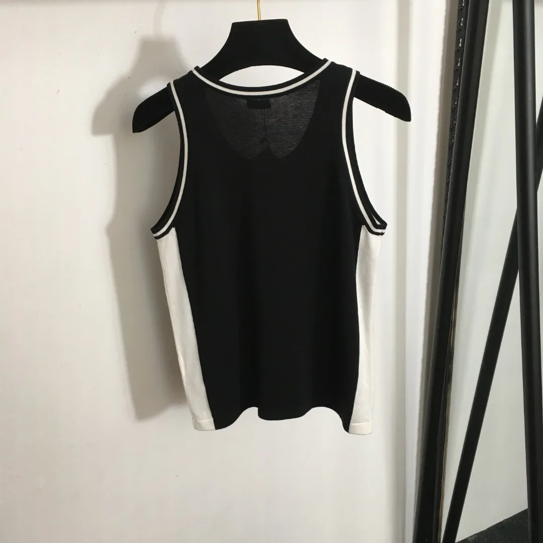 

Chest logo Embroidery Color Block Knitted Vest U-Neck Tencel Sleeveless Jacquard Top Black and White Contrast Striped Suspender