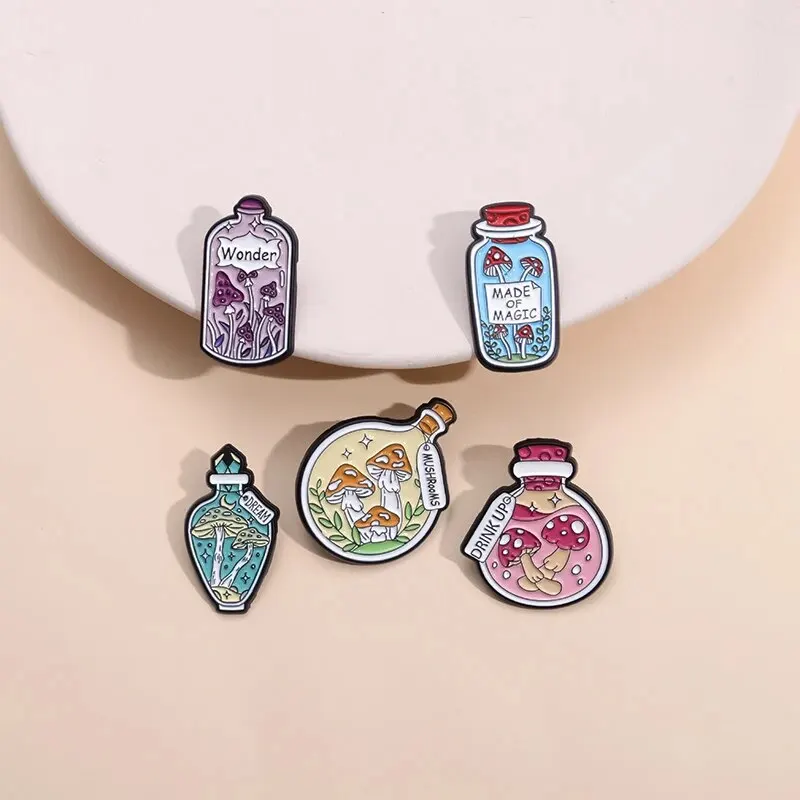 5pcs Personalized Creative Color Medicine Bottle Design, Cartoon Brooch, Metal Badge, Cartoon Clothing Accessories