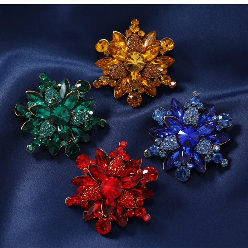 SKEDS Exquisite Solid Color Rhinestone Snowflakes Brooches Pins For Women Lady Luxury Crystal Party Banquet Corsage Jewelry Gift