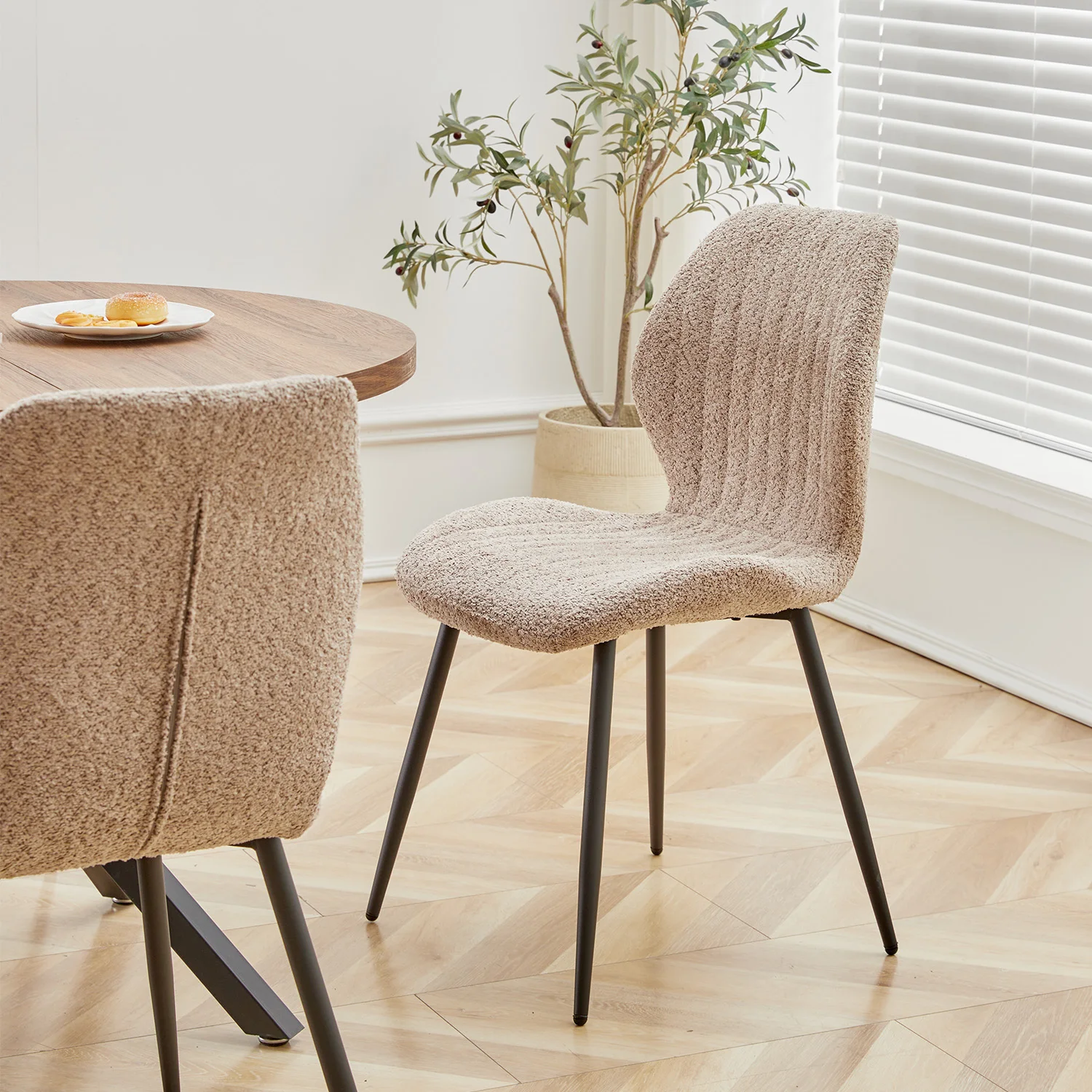 4 sztuk/zestaw nowoczesne krzesła do jadalni wyściełane siedzisko żelazne nogi nordycki minimalistyczny krzesła biurowe do kuchni salon/jadalnia restauracja — zdjęcie 5