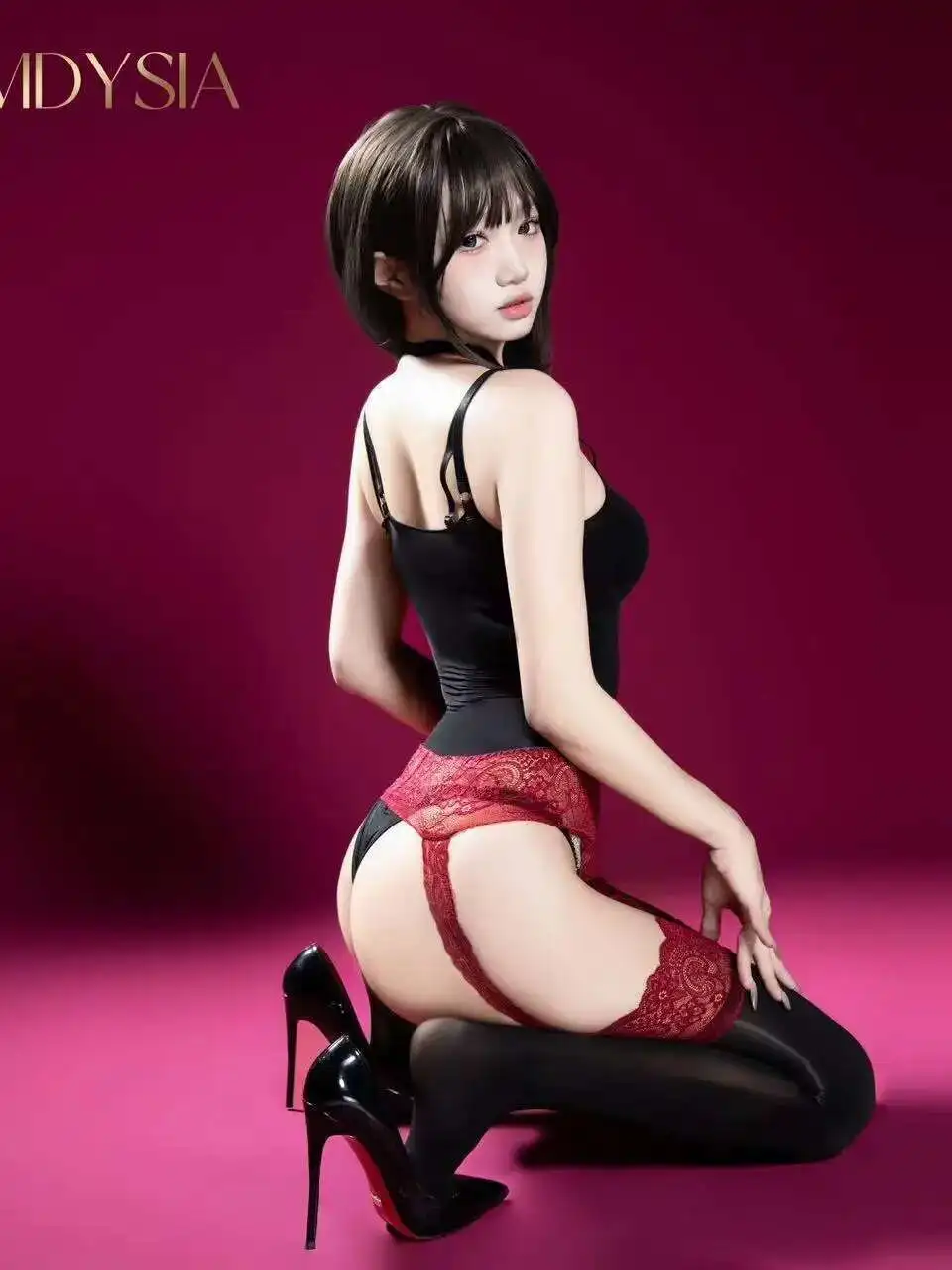 غريبة الدانتيل شبكة شير سليم القمم مثير الزيتية لامعة معلقة الرقبة الأشرطة الجسم الدعاوى للنساء رومبير حللا 2025 جديد الحلو S0IO