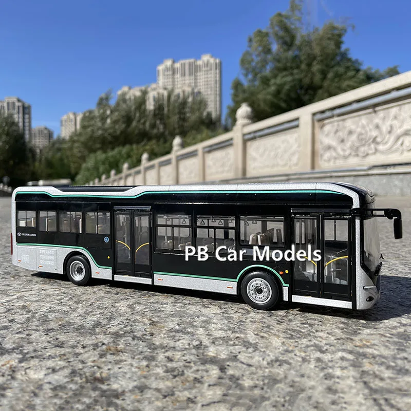 1:43 Original Shanghai Vientiane New Energy Pure Electric Bus Shanghai Bus Model