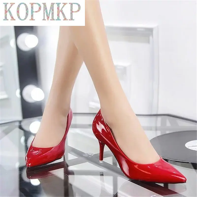 Venda quente sapatos femininos apontou toe bombas vestido de couro patente vermelho 8cm saltos altos sapatos de barco sombra sapatos de casamento