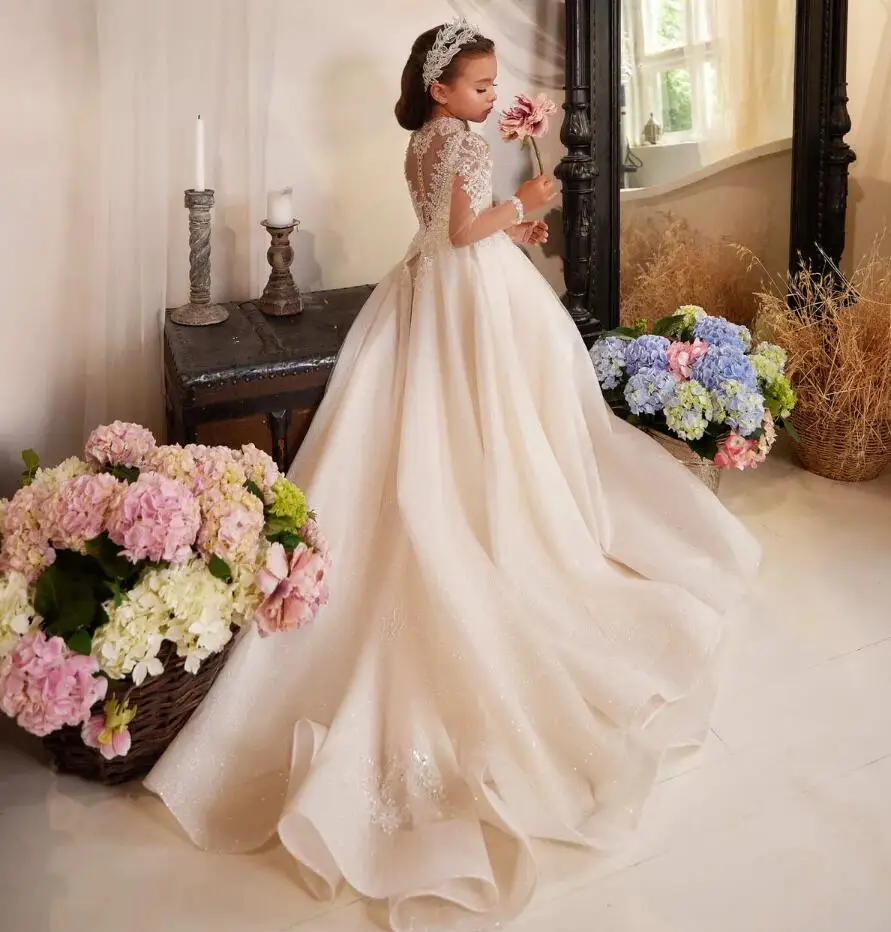 Elegante abito da ragazza di fiori per abiti da prima comunione per feste di compleanno per bambini a maniche lunghe con paillettes gonfie in pizzo da sposa 2024