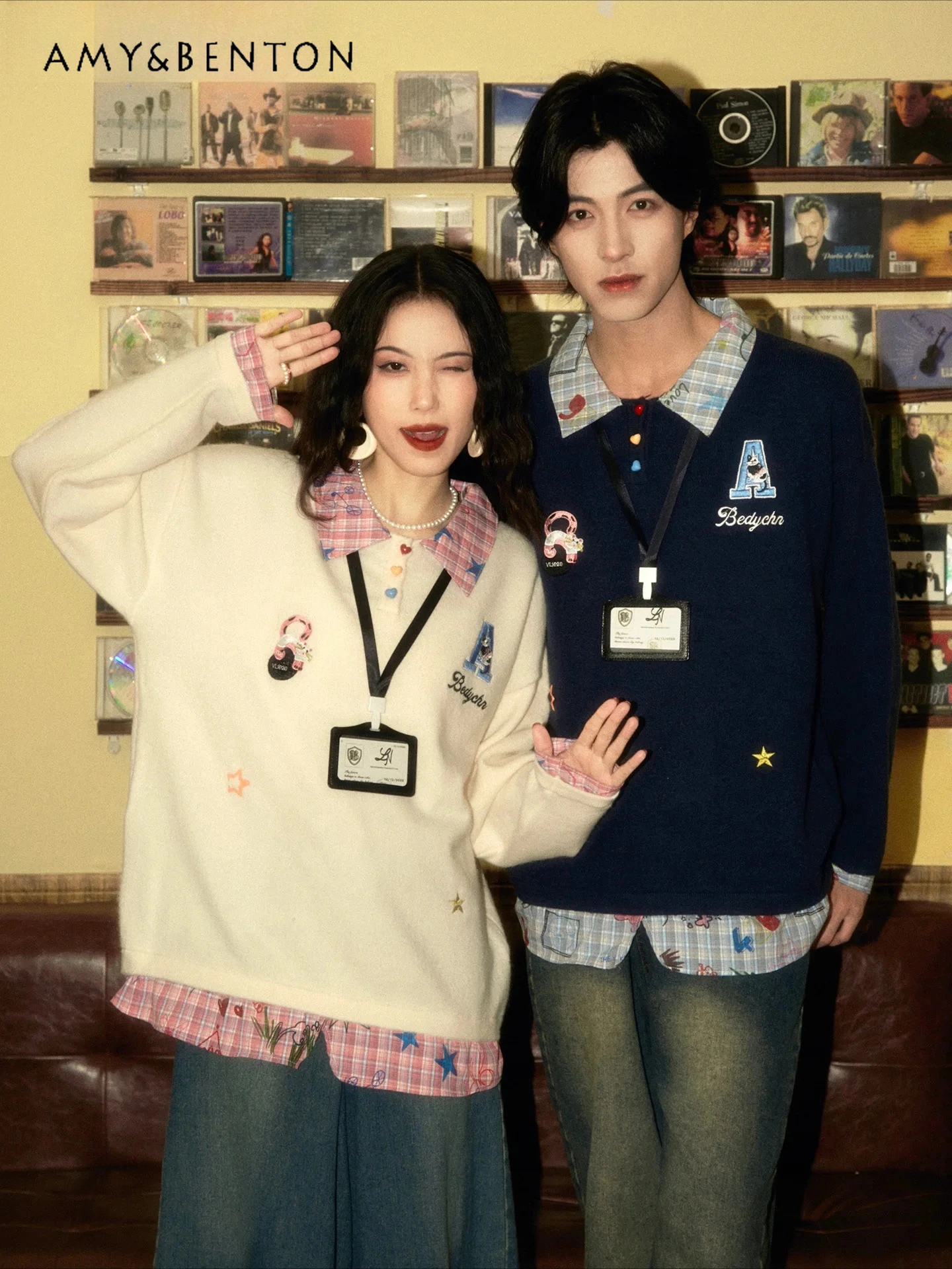 الرجعية نمط المرأة رسالة مطرزة علامة الصدر وهمية قطعتين المشمش سترة زوجين نمط فضفاض عادية الأزرق محبوك سترة