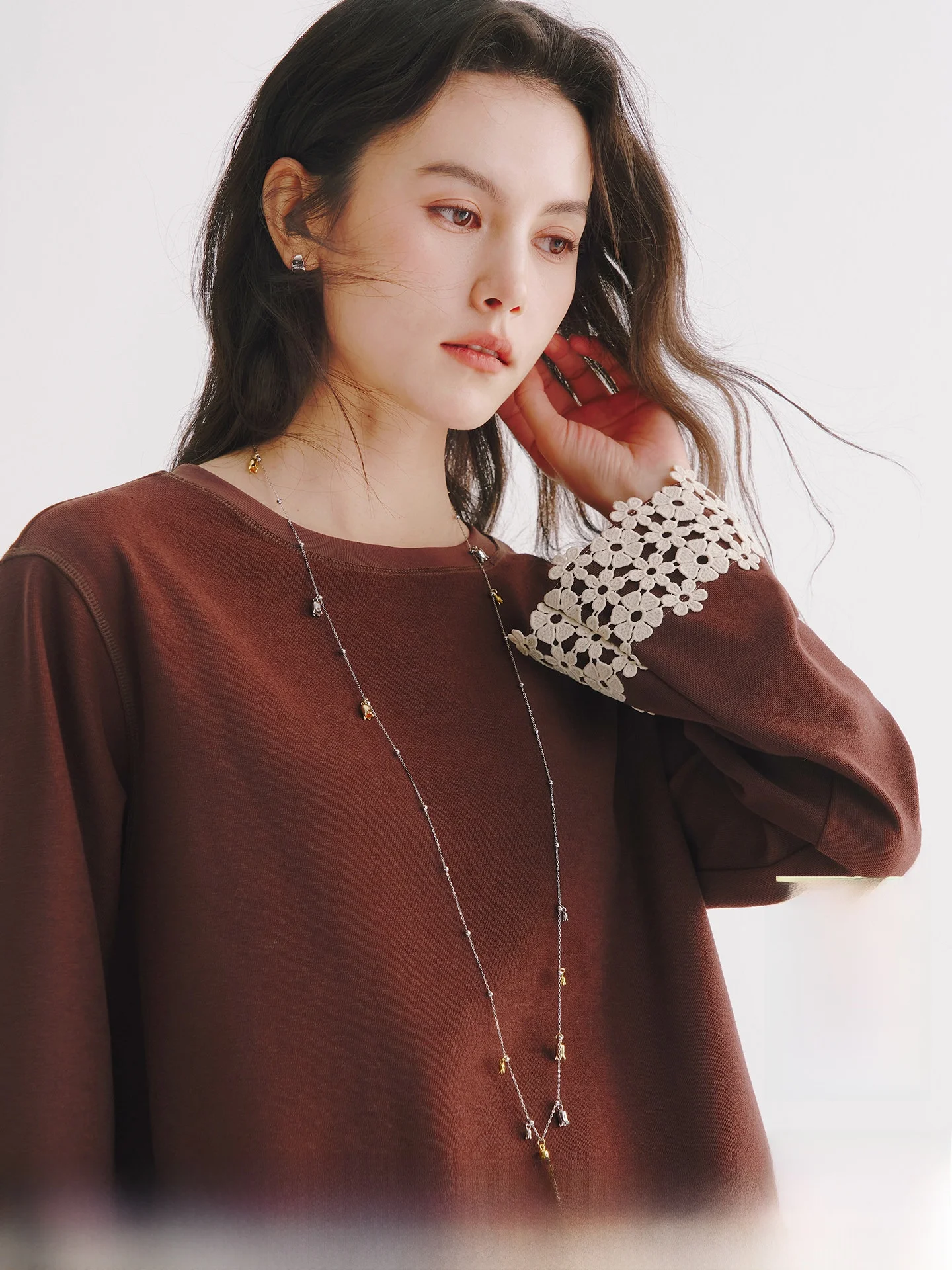 

next Weekend Versatile Double Color Bell Flower Lock Layered Necklace Elegant High-End Feeling Long Necklace Casual Style