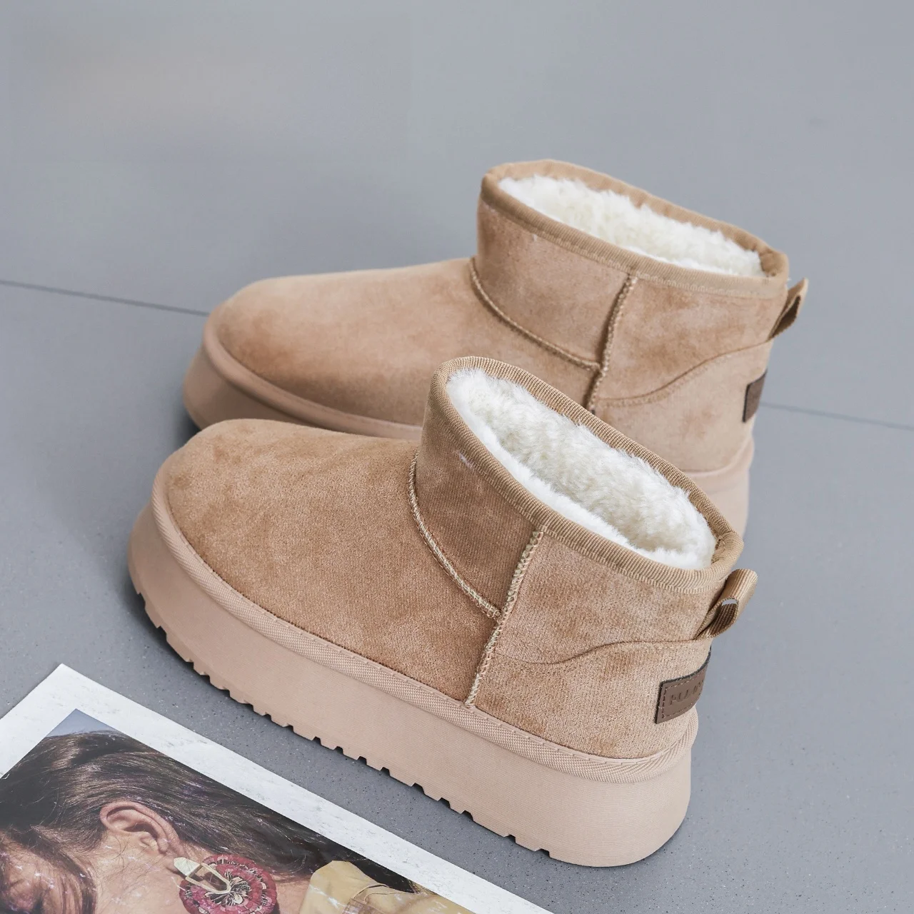 

Теплые легкие зимние ботинки на флисовой подкладке для женщин: классические, универсальные, модные, повседневные, из хлопка