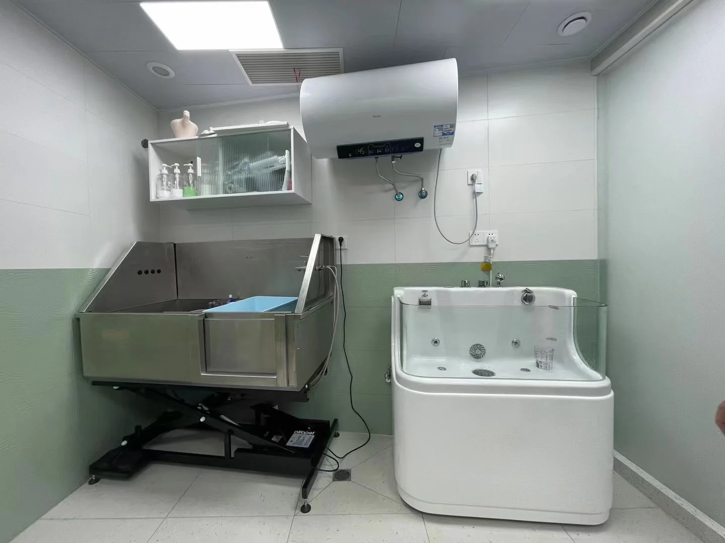 Acrylic Durable Pet Grooming Salon High Quality Pet Bathing Tub With Faucet