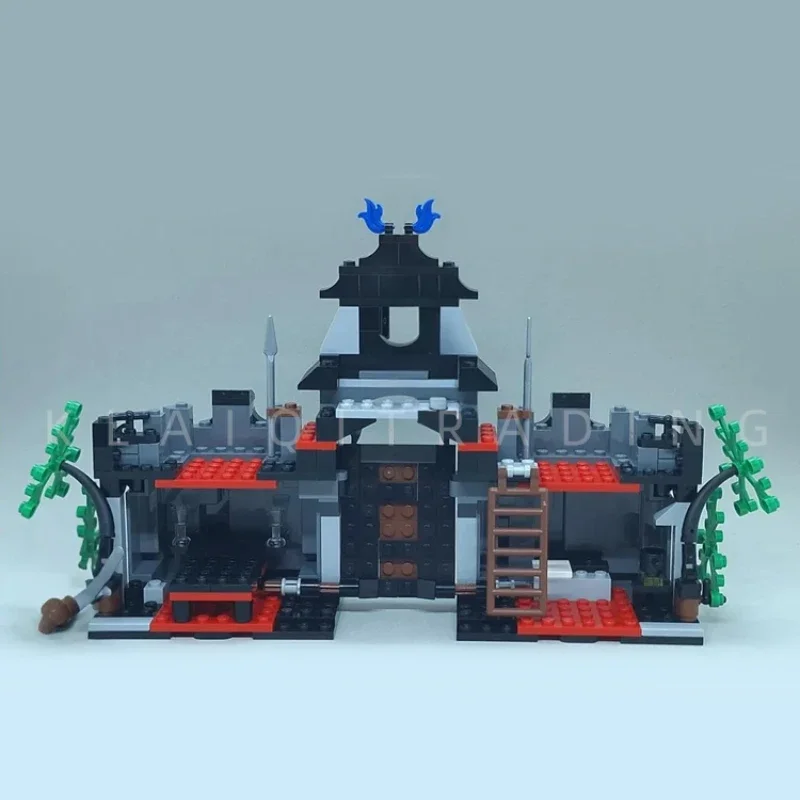 Porte de château de chevalier médiéval nostalgique, briques murales, blocs de force, forteresse moc, architecture de construction, affichage klocki unique