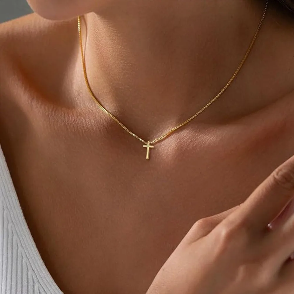 Ladies' Stainless Steel Exquisite and Compact Cross, European and American Pendant, Collarbone Chain, Versatile Accessory Gift