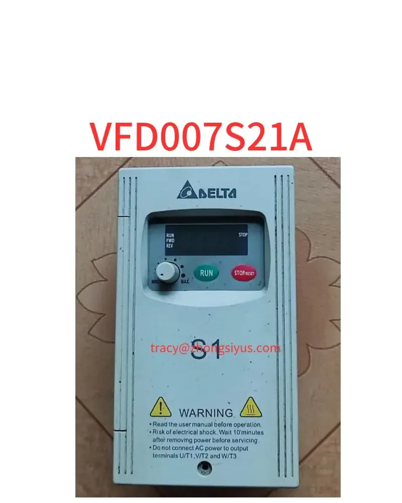 

Used frequency converter VFD007S21A 0.75 kw