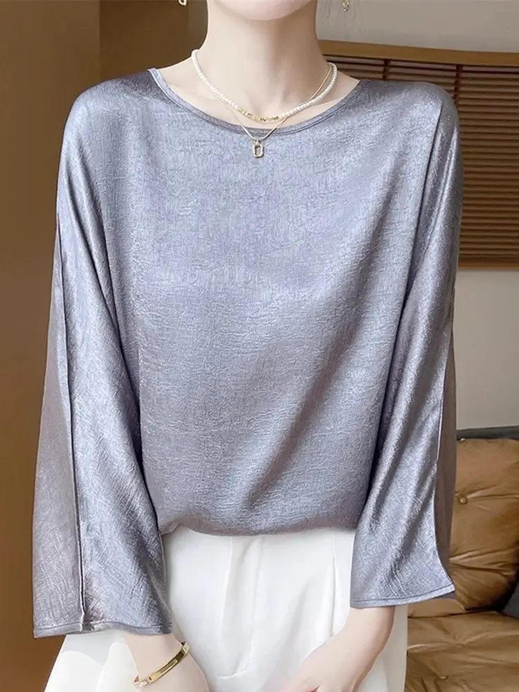 เสื้อยืดผู้หญิงทรงกลม ผ้าซาติน นุ่ม ระบายอากาศดี เรียบง่าย สไตล์ลำลอง เหมาะสำหรับใส่ไปทำงาน ความยาวปกติ