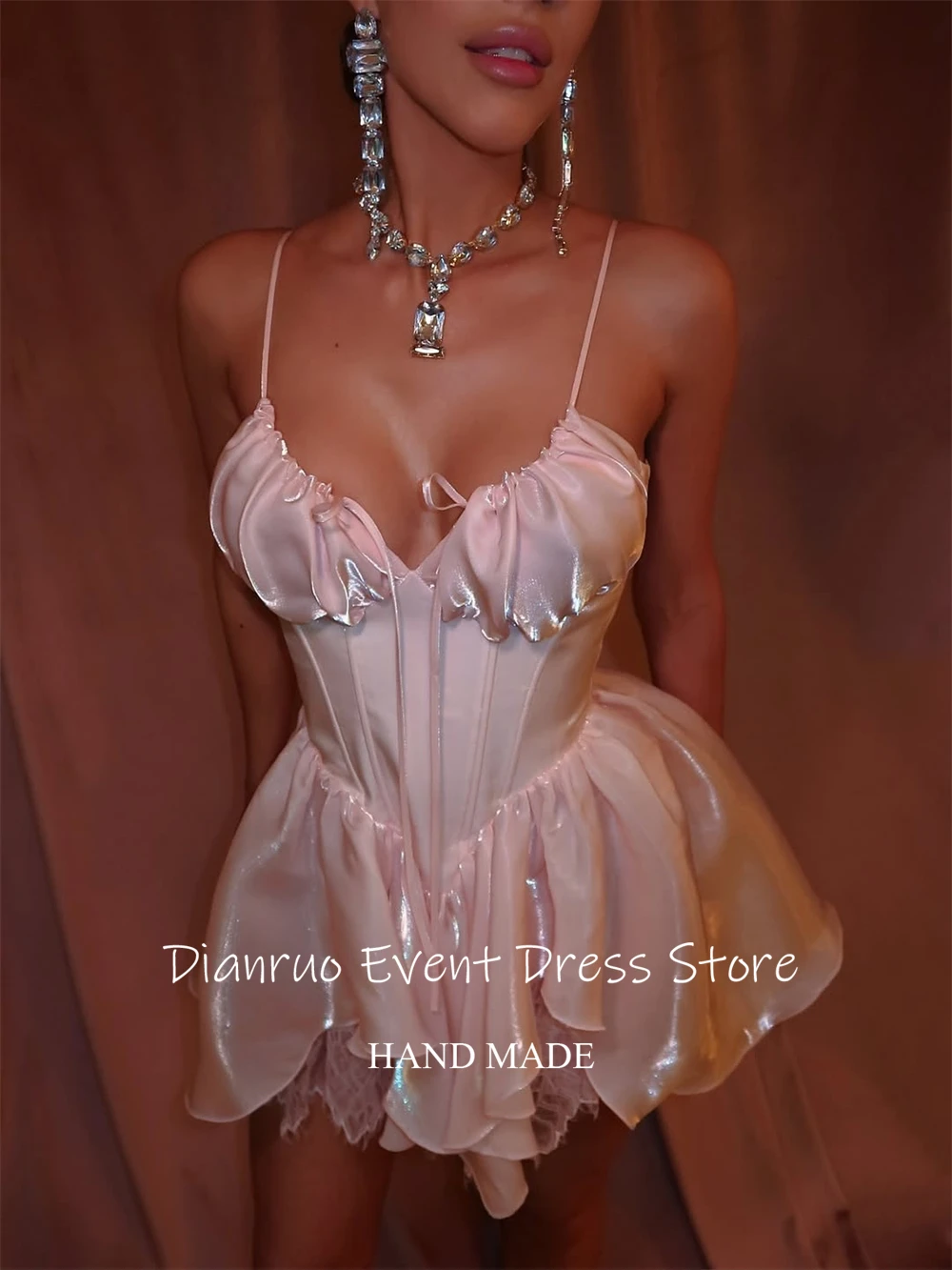 Dianruo الوردي ألف خط فساتين عيد ميلاد السباغيتي الأشرطة فساتين حفلات صغيرة الساتان تكدرت البسيطة جرلي 15 فساتين Quinceanera مخصصة #3
