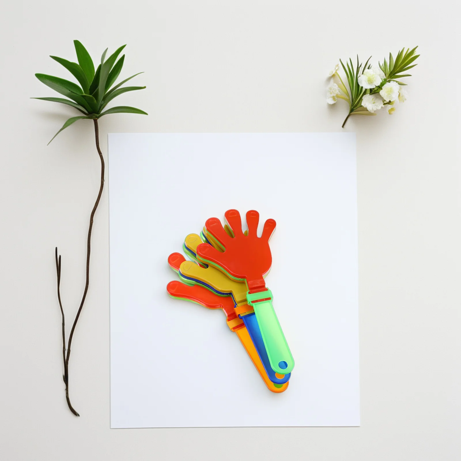 

20pcs Small Hand Pat Props Cheerleading Maker for Carnival Party Event Entertainment Loud Clapping