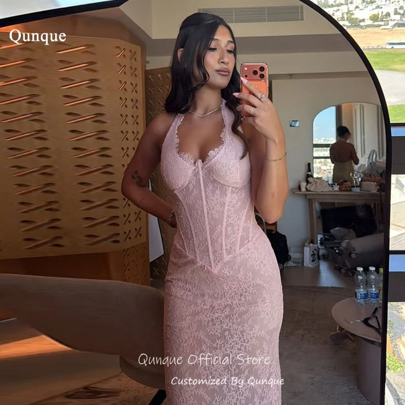 Qunque Spitzen-Neckholder-Kleid mit V-Ausschnitt Sexy Abendkleider Meerjungfrau-Stil Ärmellos Vestido Festa Applikationen Lange Elegante Kleider Maßanfertigung
