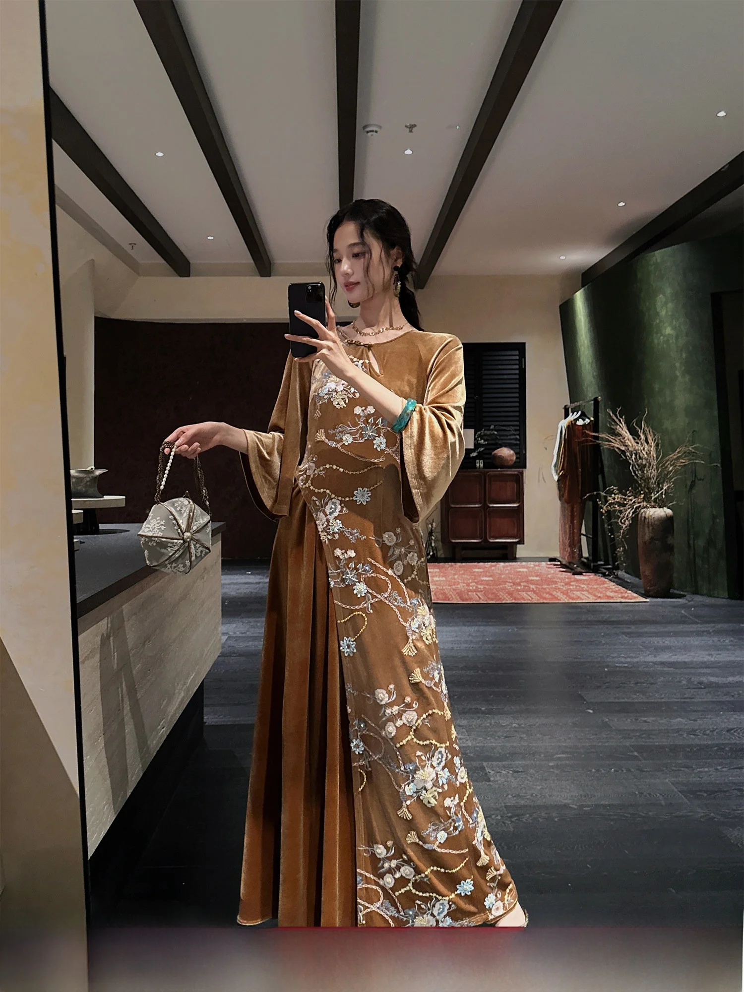 

Вельветовое платье Sanji Bla Flower с длинными рукавами в ретро-стиле, модное китайское национальное платье-ципао для осени