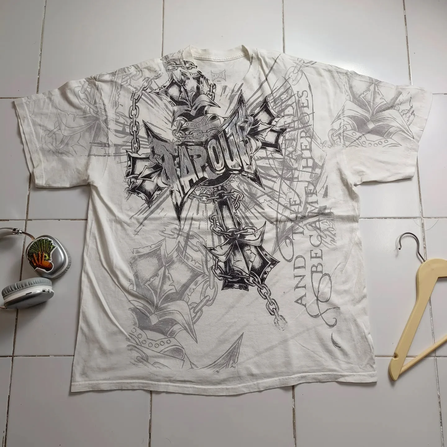 

Готическая футболка TAPOUT с заклепками, мужская винтажная стираная футболка с рисунком, готическая цепочка с темными короткими рукавами