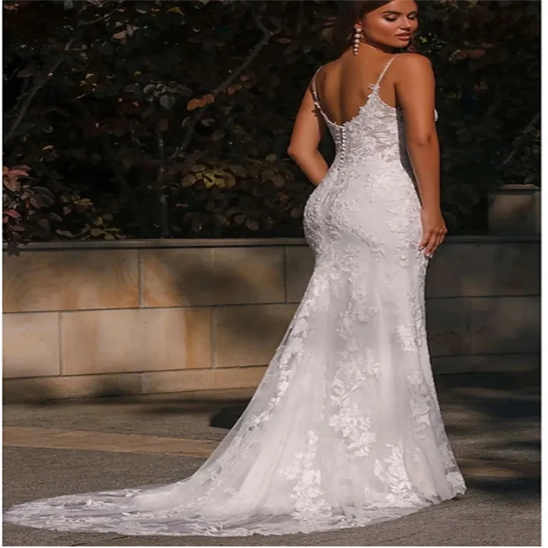 

Wedding Dresses Mermaid / Trumpet V Neck Spaghetti Strap Sleeveless Court Train Lace Bridal Gowns With Embroidery Appliques