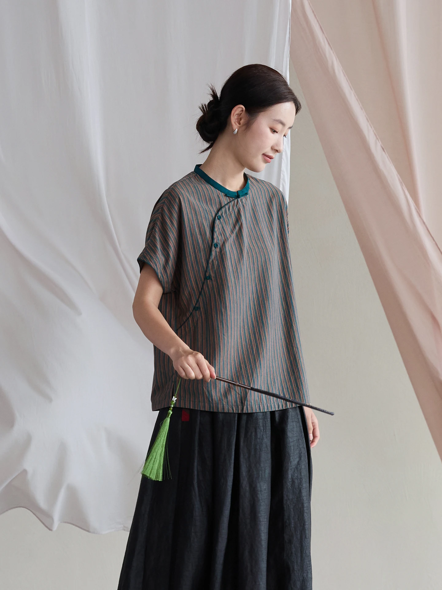 

Шелковая блузка WanRou оригинального дизайна с круглым вырезом и коротким рукавом, женская модная рубашка в китайском стиле с воротником-стойкой, летняя одежда