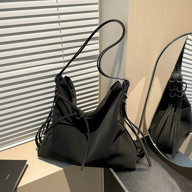 

Новинка 2025, осенне-зимняя пригородная сумка для женщин, минималистичный ручной кошелек на плечо, модная сумка в подарок