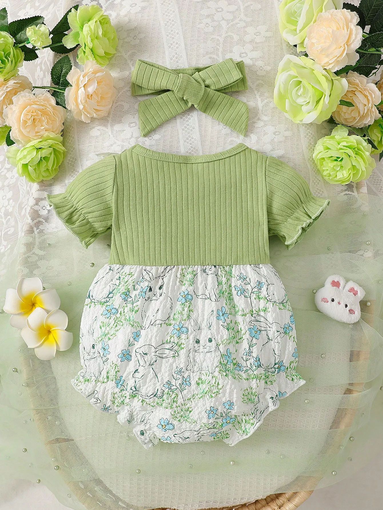 New green short-sleeved romper with bow splicing and cartoon print, matching headband, suitable for daily outings
