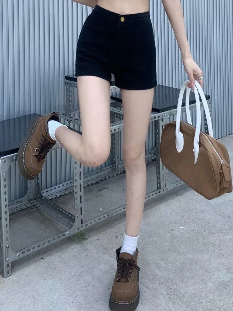 Vrouwen 90S Esthetische Zwarte Gotische Denim Shorts Vintage Hoge Taille A-Lijn Mini Jeans Shorts Y2 K Harajuku Koreaanse Emo 2000S Kleding