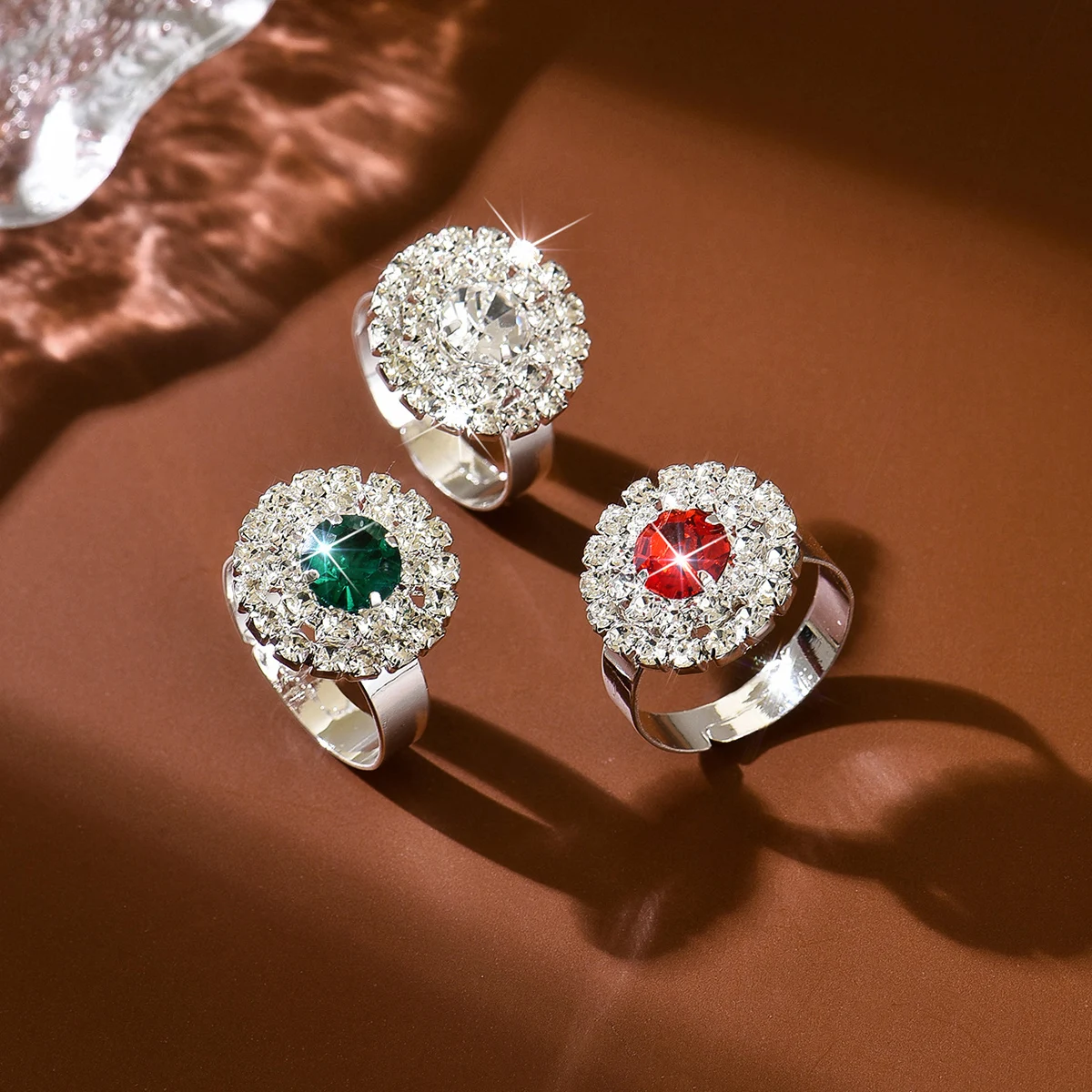 Luxury Emerald Green Halo Ring Paved Crystal For Model Actor Banquet Gala Studio Photoshoot Bridal Formal Evening Gown Finger