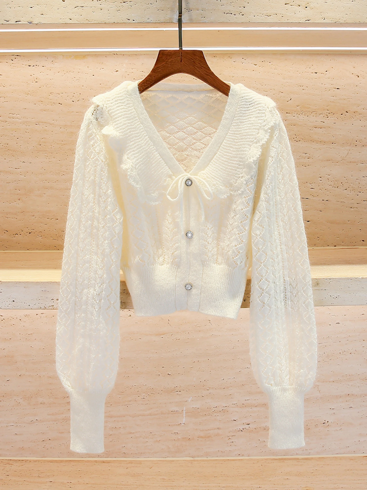 

Ele V-Ne Lantern Sve Knitted Top with Gentle Wind Design And Lace Trim for Women Autumn 2025 Commute Sle Regular Fit