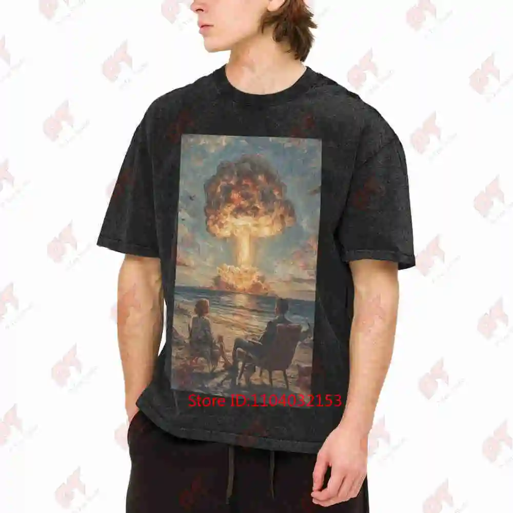 Nuclear Explosion Beach Scene Couple Watching Vintage Washed Tee Pure Cotton T-Shirt
