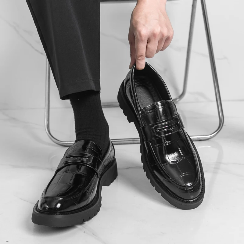 Luxury Brand Men's Crocodile Patterned Thick Soled Big Toe Shoes Fashionable New Style Men Comfortable Fit Business Dress Shoes
