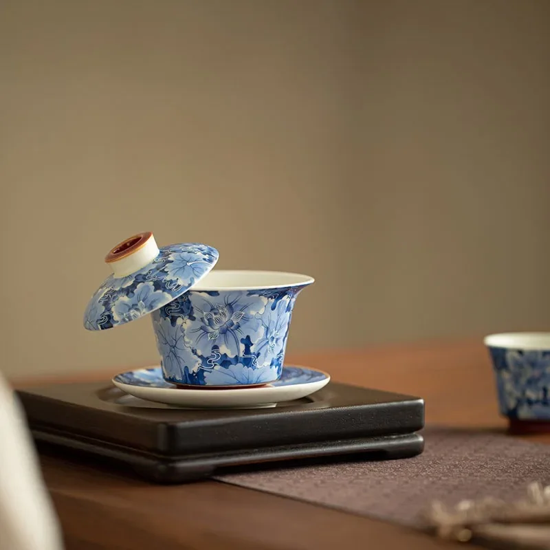 120ML Blue-and-white Full-flower Lotus Charm Gaiwan Brewing Tea Bowl Suspended Ceramic Gaiwan Household Kung Fu Tea Bowl Gift