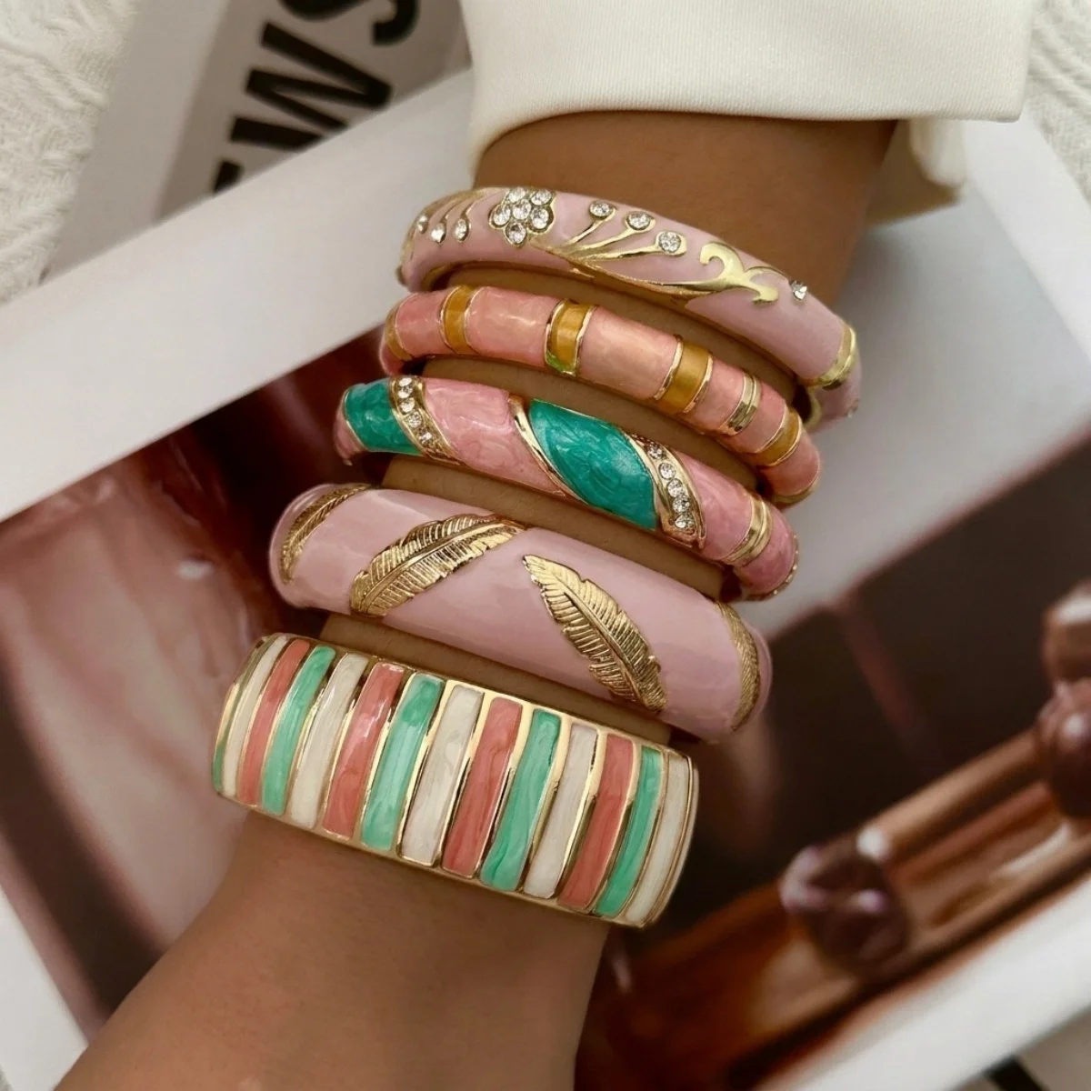 Vintage Pink-Serie Emaille-Manschettenarmbänder für Damen und Herren, Modisches Weichrosa Block-Muster mit Gedrehten Blättern, Blumen und Sternen, Armreif-Schmuck – Detail 21