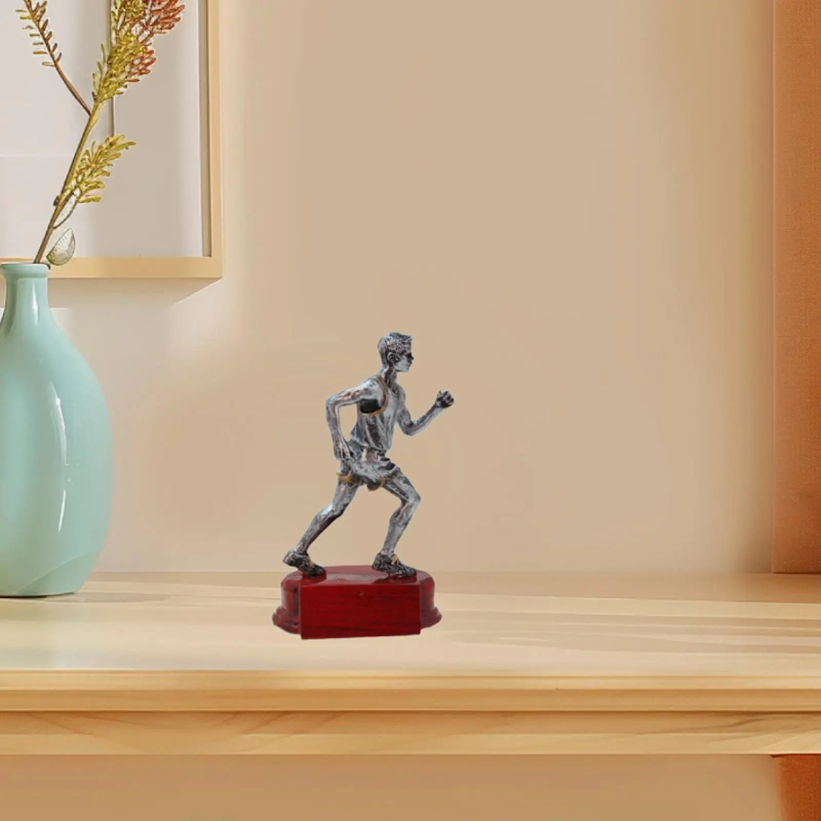 Male Long Distance Runner Statue Resin Sculpture for Family and Friends