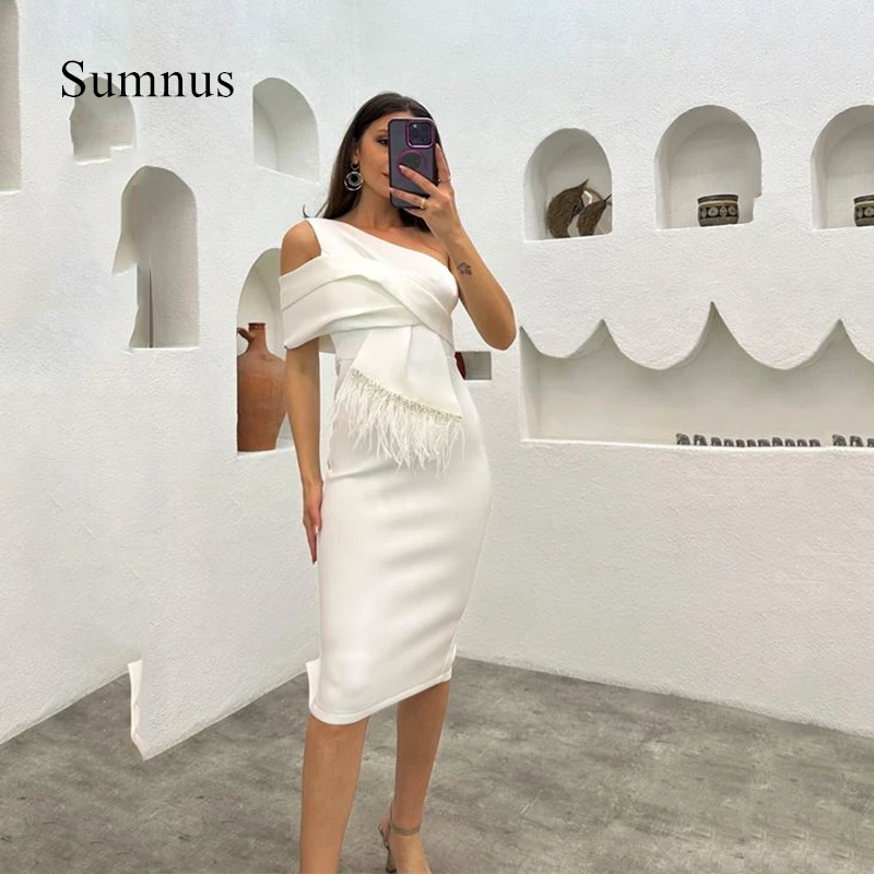 

Sumnus White Short Prom Dresses One Shoulder Satin Evening Dress Feather Tea-Length Party Gowns Short Style Saudi Arabia